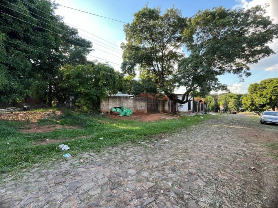 Peru casi Jose Asuncion Flores , Villa Elisa, Central 00001, パラグアイ