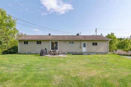 91  Ch. Hogan, Cantley, Québec J8V 3C2, Canada