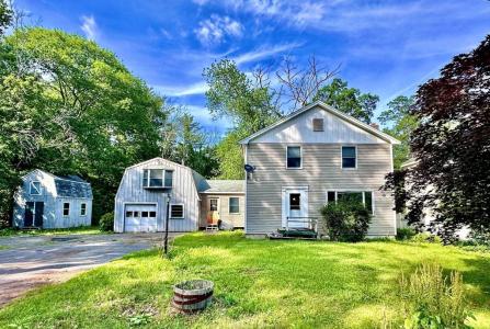 7 Lake Shore Drive, Georgetown, Massachusetts 01833, USA