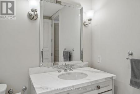 155 ST CLAIR AVENUE WEST, Toronto (casa Loma), Ontario M4V 0A1, Canadá