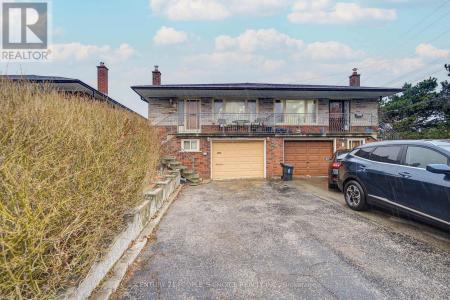 3 LAKELAND DRIVE, Toronto (thistletown-beaumonde Heights), Ontario M9V 1M8, Canada