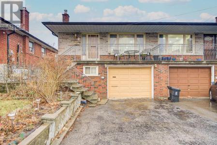3 LAKELAND DRIVE, Toronto (thistletown-beaumonde Heights), Ontario M9V 1M8, Canada