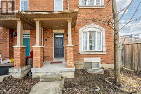 75 ELPHICK LANE, Toronto (weston), أونتاريو M9N 4A2, كندا 