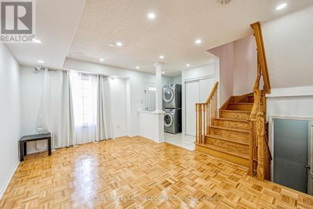75 ELPHICK LANE, Toronto (weston), Ontario M9N 4A2, Canada