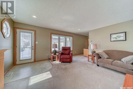 1 273 FAIRFORD STREET W, Moose Jaw, Saskatchewan S6H 1S8, Canada