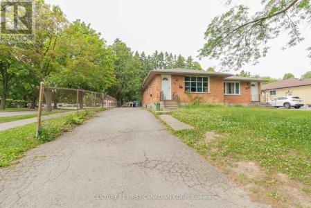 1217 VICTORIA DRIVE EAST, London East (east C), Ontario N5Y 4E3, CANADÁ