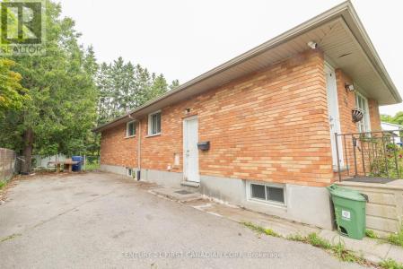 1217 VICTORIA DRIVE EAST, London East (east C), Ontario N5Y 4E3, CANADÁ