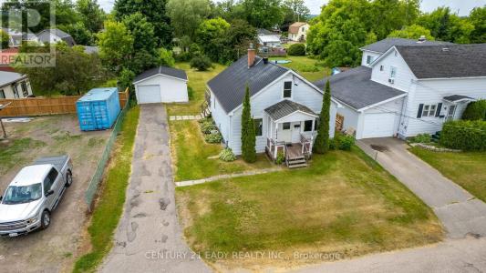 424 MOORE STREET, Renfrew, Ontario K7V 1L9, Canada
