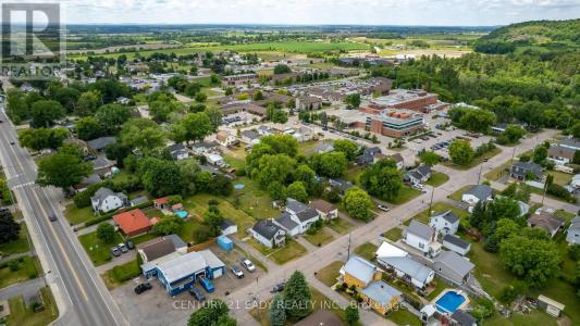 424 MOORE STREET, Renfrew, Ontario K7V 1L9, Canada