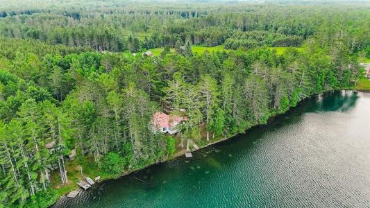 251 Ch. Red Pine, Otter Lake, Quebec J0X 2P0, Kanada