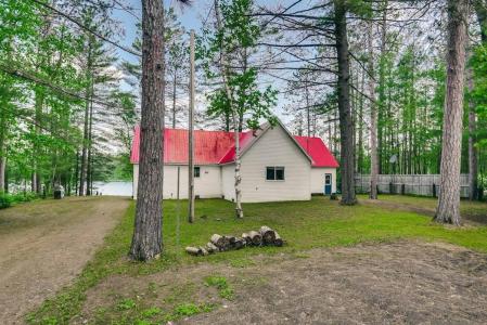251 Ch. Red Pine, Otter Lake, Quebec J0X 2P0, Kanada