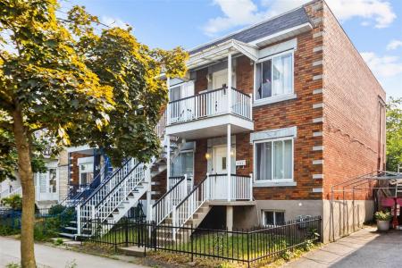 6383-6385  Rue D'Aragon, Montréal (Le Sud-Ouest), Quebec H4E 3B2, Canada