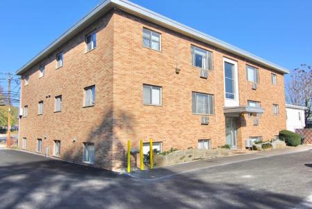 220 School Street #9, Waltham, Massachusetts 02451, USA