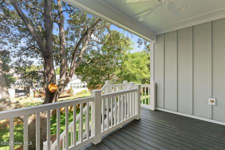 151 NE 33rd Street, Oak Island, Kuzey Karolina 28465, Amerika Birleşik Devletleri