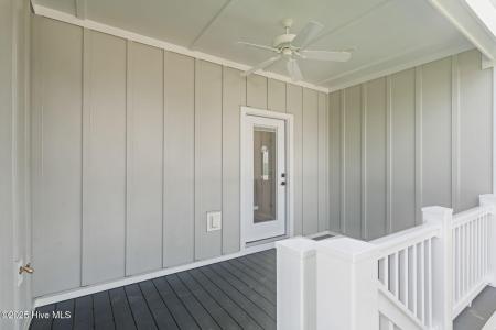 151 NE 33rd Street, Oak Island, Kuzey Karolina 28465, Amerika Birleşik Devletleri