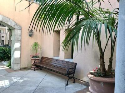 160 Por La Mar Circle, Santa Barbara, California 93103, USA