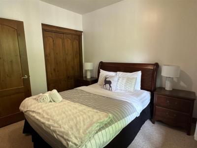 112 Ch. des Quatre-Sommets, Mont-Tremblant, Quebec J8E 1C6, Canadá