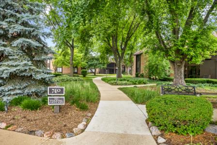 740 Saint Andrews Ln Unit 13, Crystal Lake, Illinois 60140, Estados Unidos