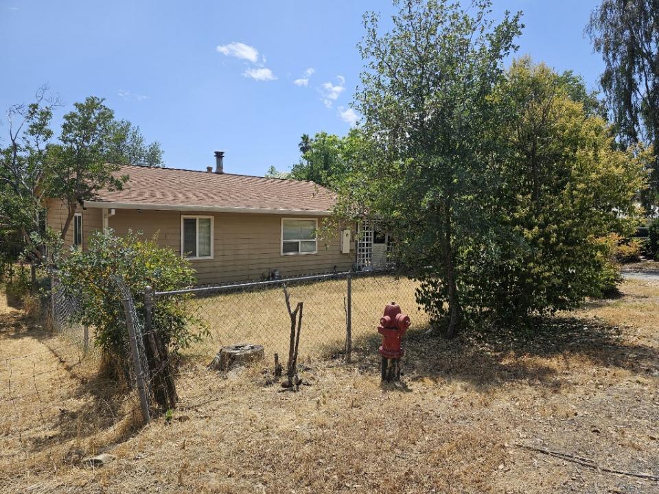 1637 Green St, Redding, Kaliforniya 96002, Amerika Birleşik Devletleri