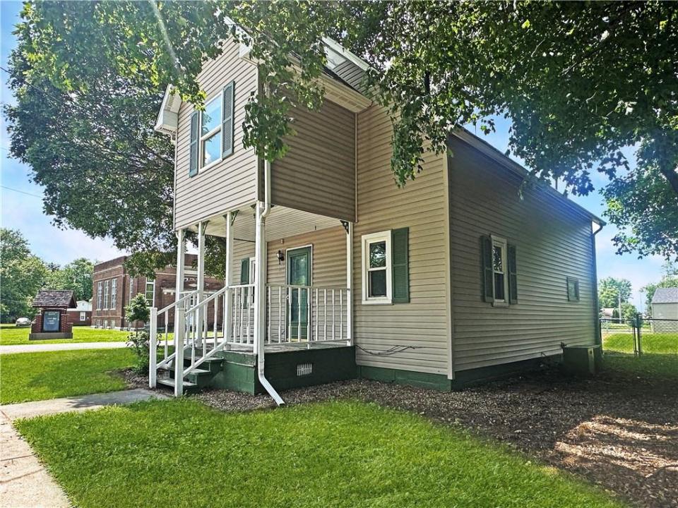 1122 Front Street, Gays, Illinois 61928