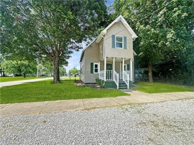 1122 Front Street, Gays, Illinois 61928