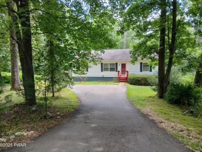 106 Meadowbrook Road, Matamoras, Pennsylvania 18336, Stati Uniti