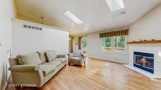 606 River Bluff Dr Unit 606, Carpentersville, 伊利諾州 60110, 美國