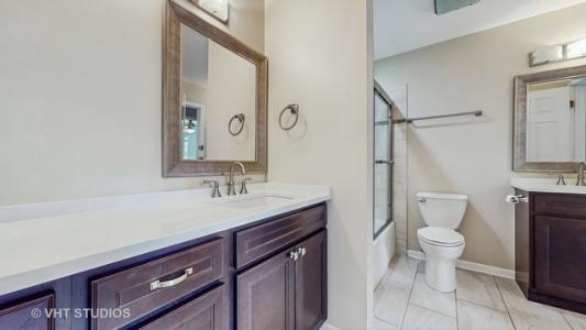 606 River Bluff Dr Unit 606, Carpentersville, 伊利諾州 60110, 美國