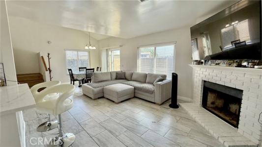 681 N Lark Ellen Avenue, Covina, California 91722, Estados Unidos