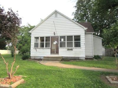 320 E Meadow lawn, Manito, Illinois 61546, USA