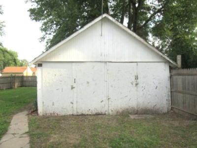 320 E Meadow lawn, Manito, Illinois 61546, USA