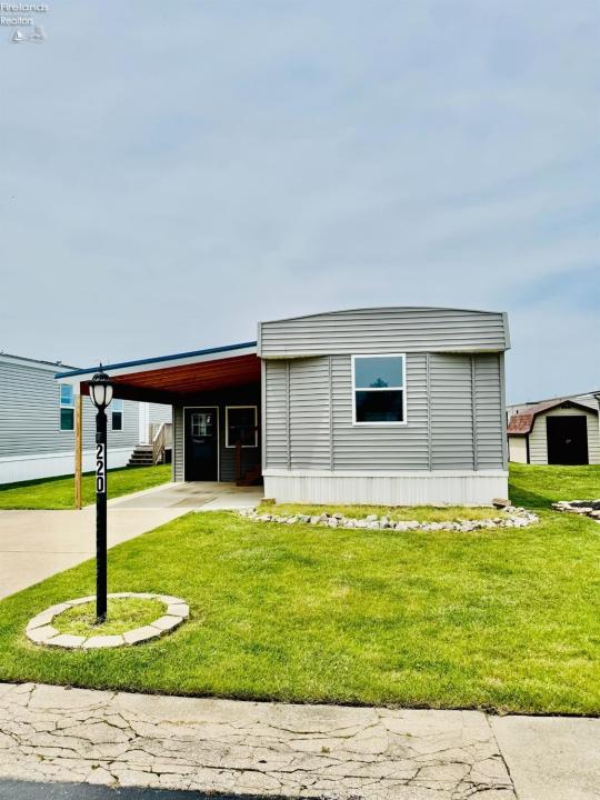 220 Rathbun Drive, Marblehead, Ohio 43440