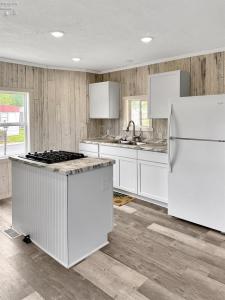 220 Rathbun Drive, Marblehead, Ohio 43440