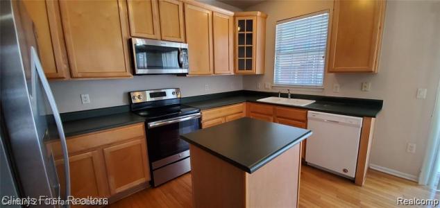 29275 Weston Drive, Novi, Michigan 48377, Amerika Birleşik Devletleri