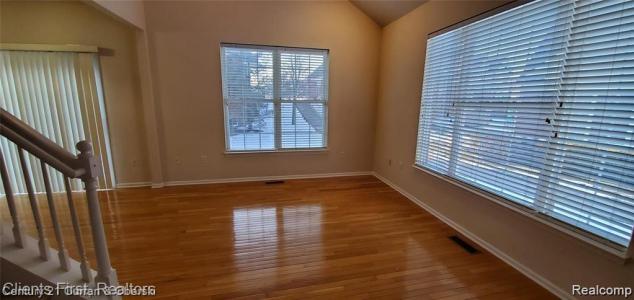 29275 Weston Drive, Novi, Michigan 48377, USA