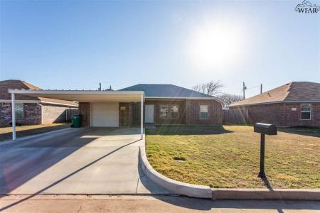 1212 NEWMAN AVENUE, Iowa Park, Texas 76367, USA