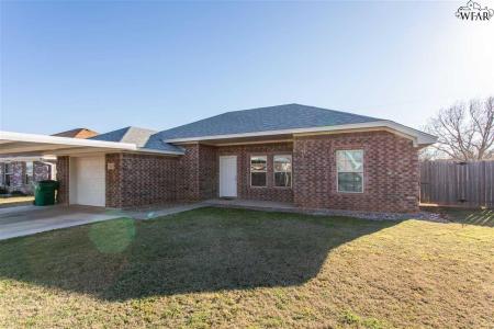 1212 NEWMAN AVENUE, Iowa Park, Texas 76367, USA