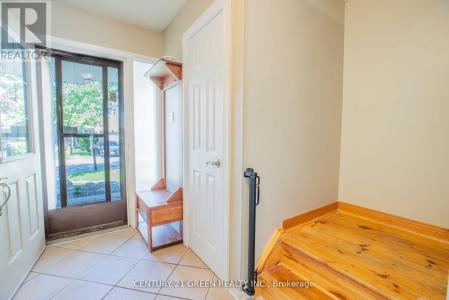 26 CARISBROOKE COURT, Brampton (central Park), Ontario L6S 3K1, Canada
