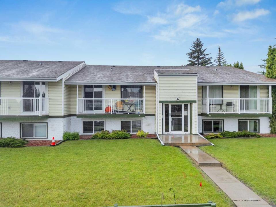 11 STANTON STREET, Red Deer, 앨버타주 T4N 0B9, 캐나다