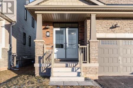 394 EASTBRIDGE AVENUE, Welland (dain City), Ontario L3B 0M7, Canada