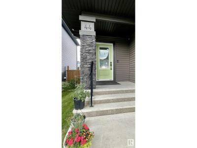 44 PRESCOTT BV, Spruce Grove, Alberta T7X 0R4, Kanada