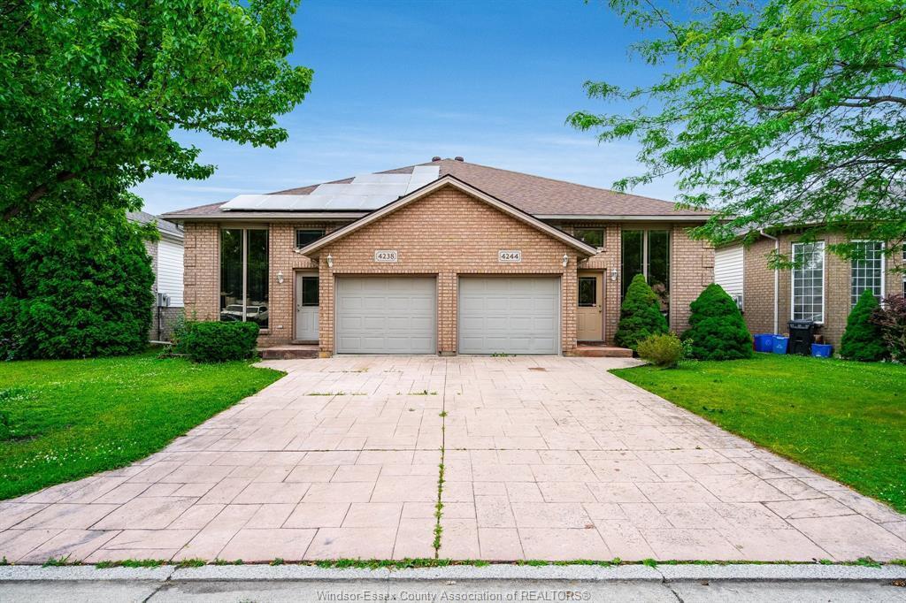 4244 SHOWDOWN AVENUE, Windsor, オンタリオ N9G 3B1, カナダ