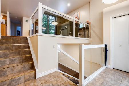 4244 SHOWDOWN AVENUE, Windsor, Ontario N9G 3B1, Canada