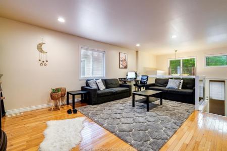 4244 SHOWDOWN AVENUE, Windsor, オンタリオ N9G 3B1, カナダ