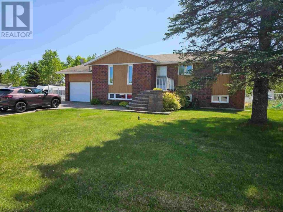 76 EAST GROVE CRES, Terrace Bay, Ontario P0T 2W0, Canada