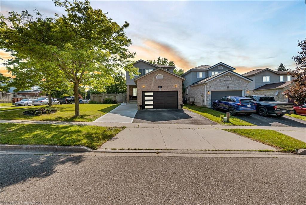 40 ALDERSON DRIVE, Cambridge, Ontario N3C 4C5, Canada