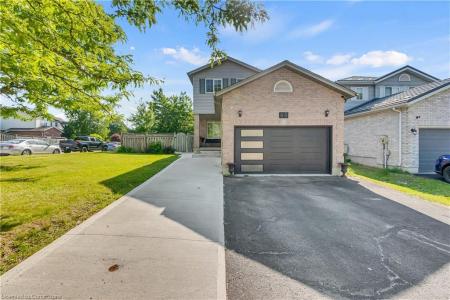 40 ALDERSON DRIVE, Cambridge, Ontario N3C 4C5, Canada