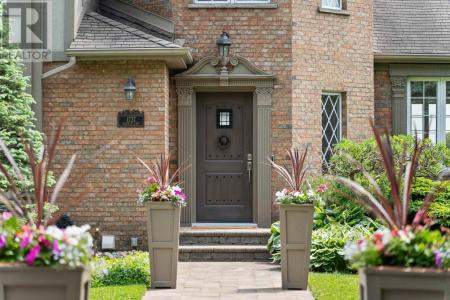 1737 QUEEN ST, Sault Ste. Marie, Ontario P6A 2G4, Canada