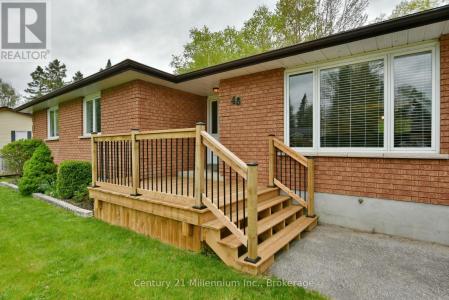 48 INDIANOLA CRESCENT, Wasaga Beach, Ontario L9Z 2W3, Canadá