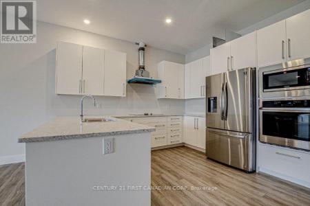 1696 FIDDLEHEAD PLACE, London North (north R), 安大略省 N6G 5M6, 加拿大